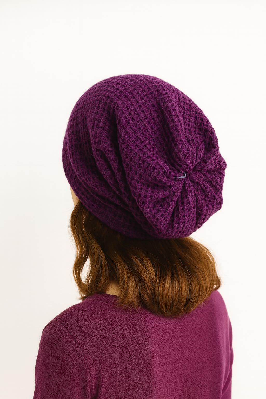 Casual knitted brimless hat for men and women, suitable for winter, loose and soft, casual style hat